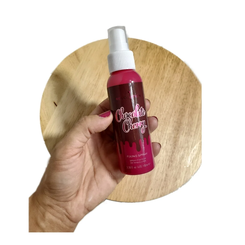 💜 Makeup Revolution Women Fixing Spray Chocolate Cherry Valentine's Day Makeup